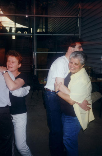 Une petite danse ? Fabienne, Victor et Marie-Hlne, Jan