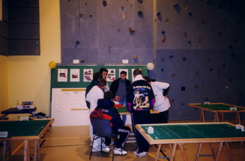 Un petit match de foot sur une table, a vous dit ?