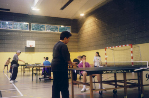 Marie-Hlne en attente et Laurent en arbitre